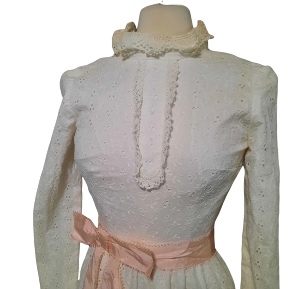 Vintage Wedding Dress XXS 30" Bust Apron Handmade Modest Lace Clothing. … - Picture 5 of 5